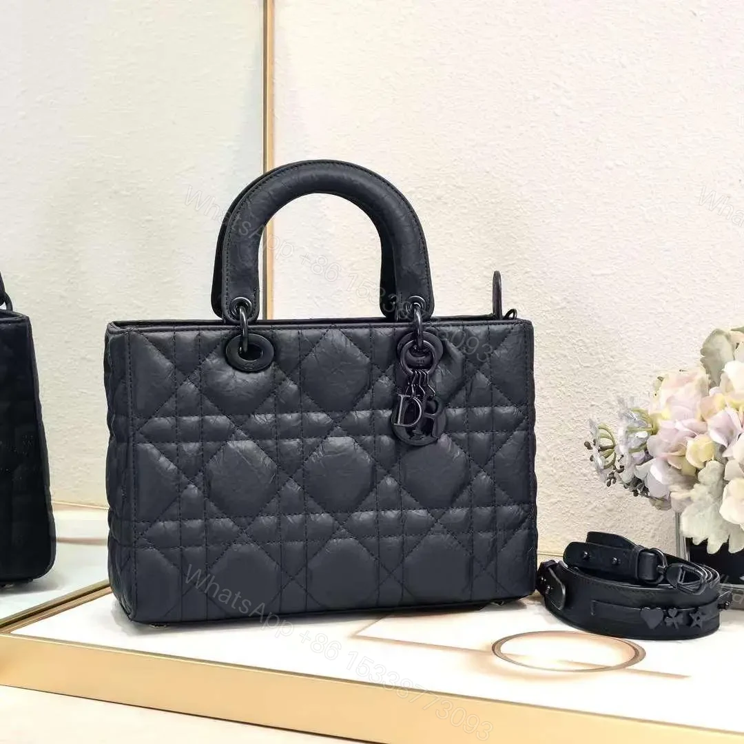 DIOR — view 1