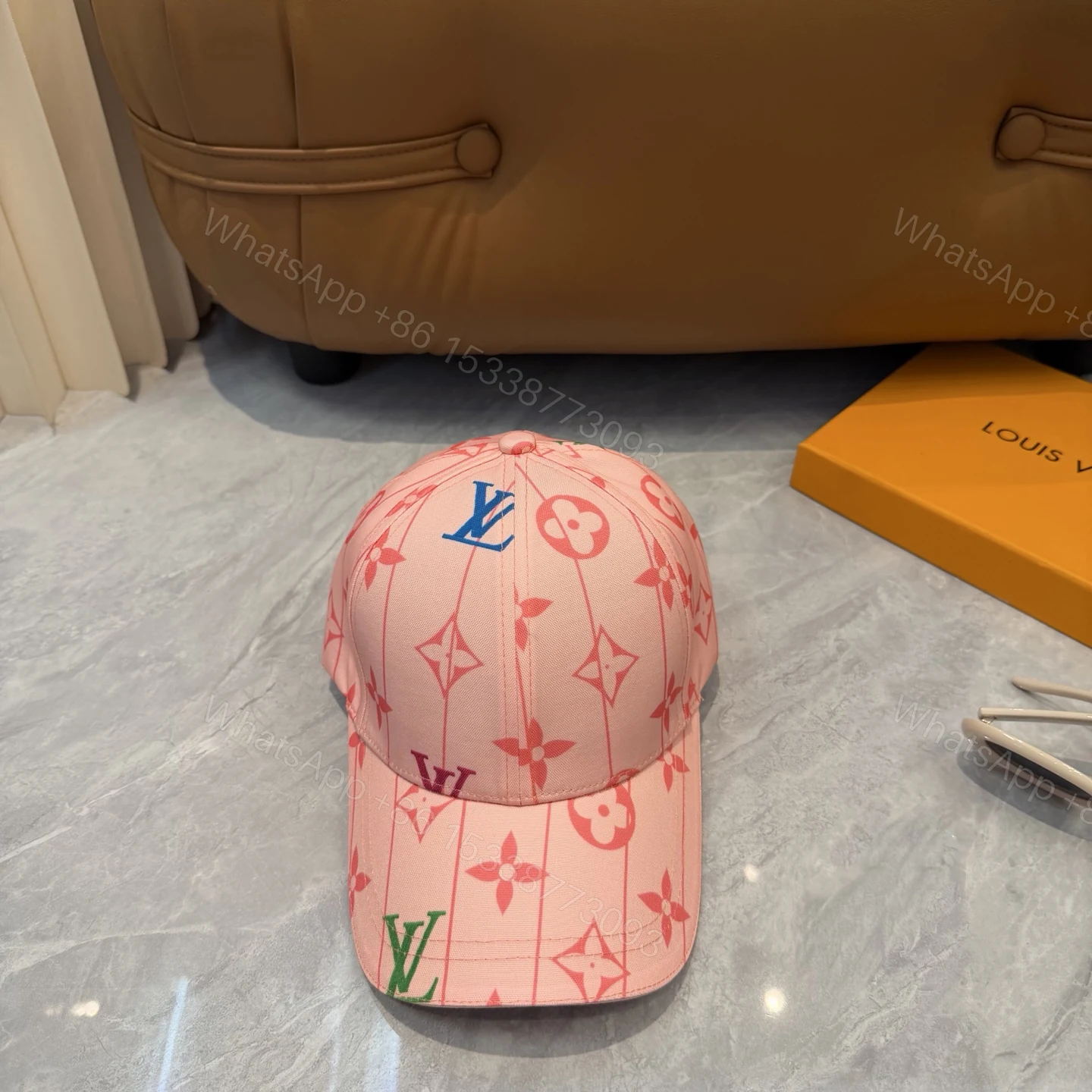 LV 原單 女款 粉色滿版老花棒球帽 時尚亮眼款 — view 1