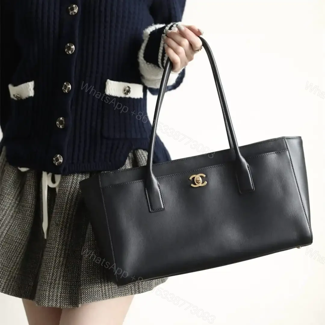 View 22 of 高仿Chanel*26S系列AS6243小牛皮單肩包小號黑色免檢版