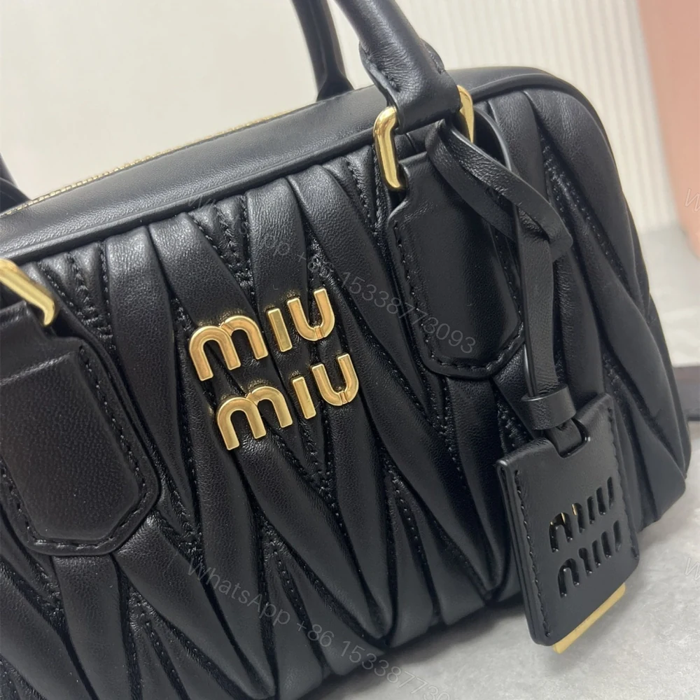 View 7 of 高仿miumiu繆繆TooPretty系列5BB123保齡球手袋黑色