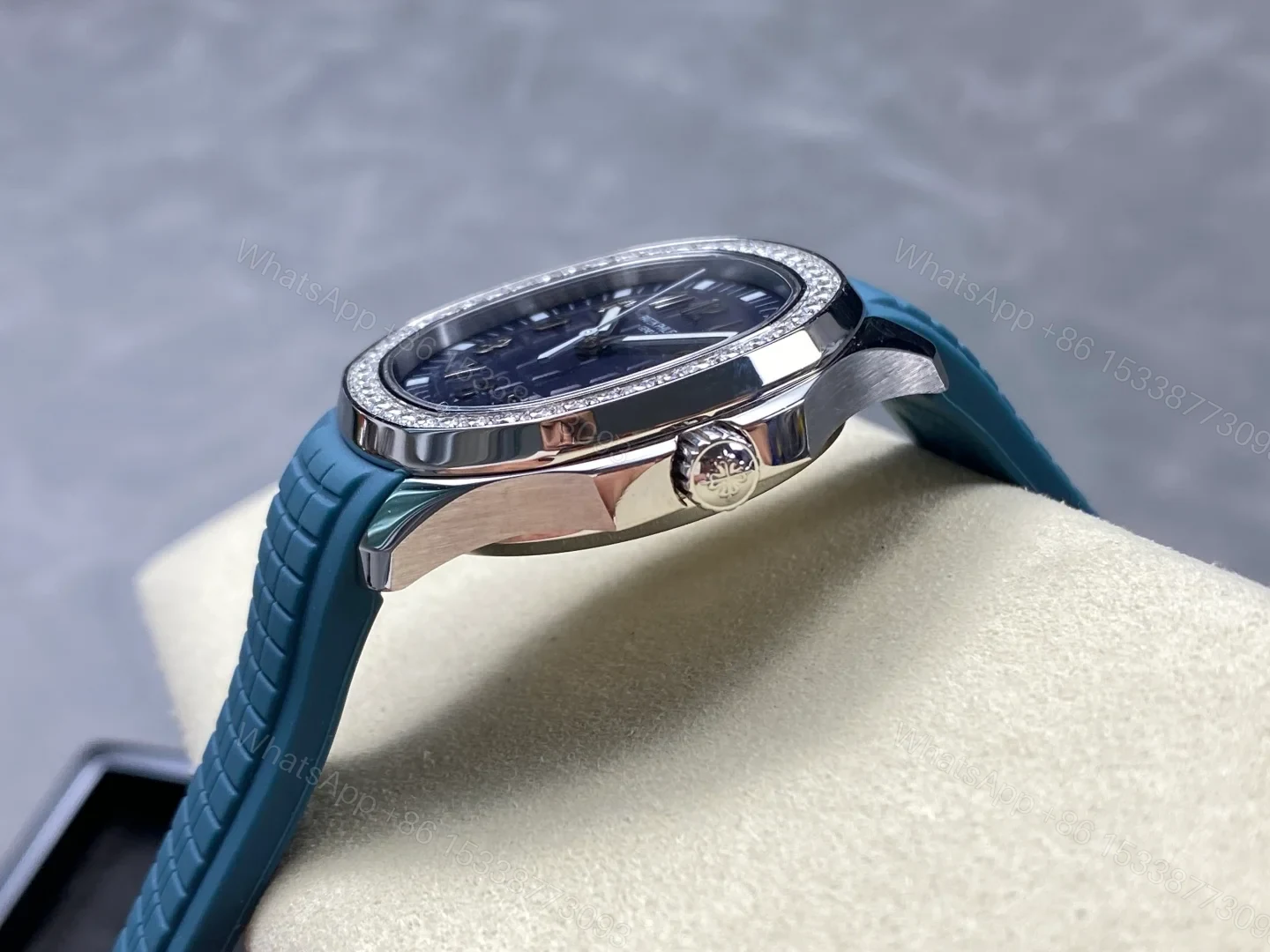 View 6 of Patek Philippe Aquanaut 5067 Stainless Steel Blue 5067A-025
