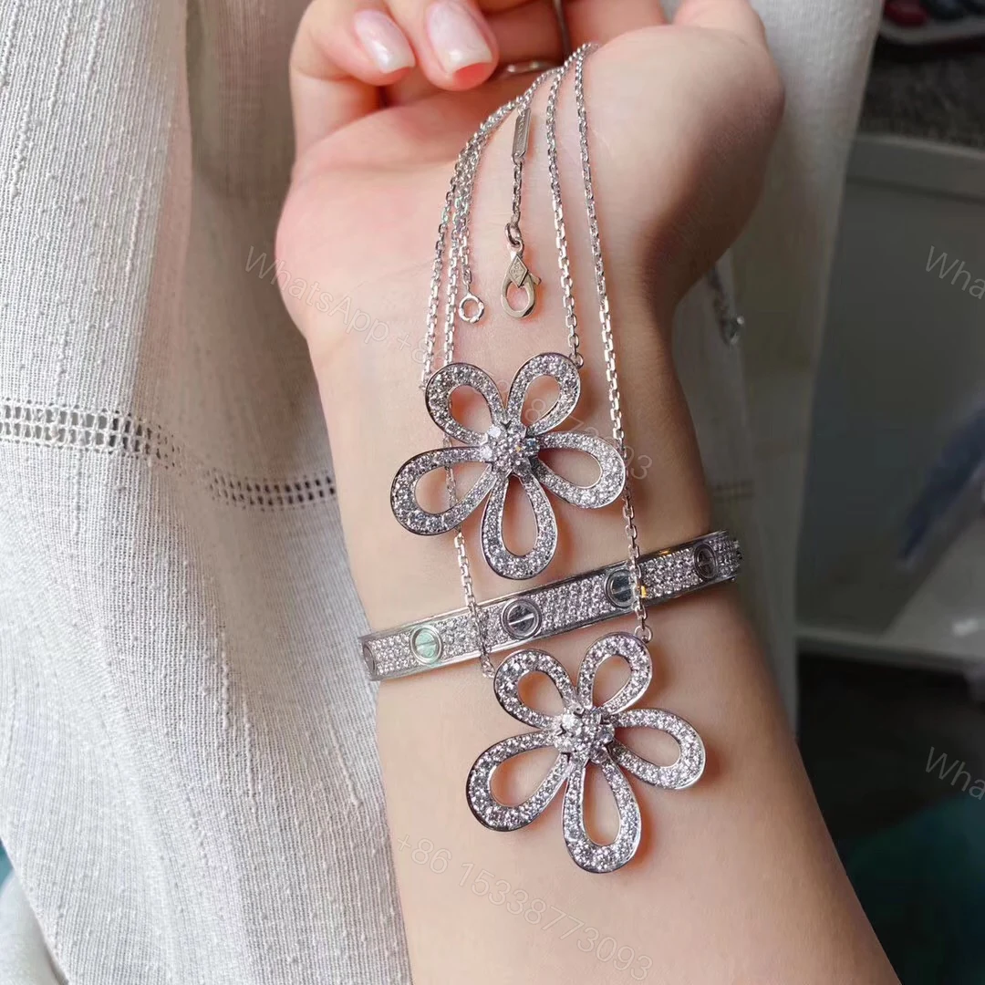 View 5 of Van Cleef & Arpels Flowerlace pendant
