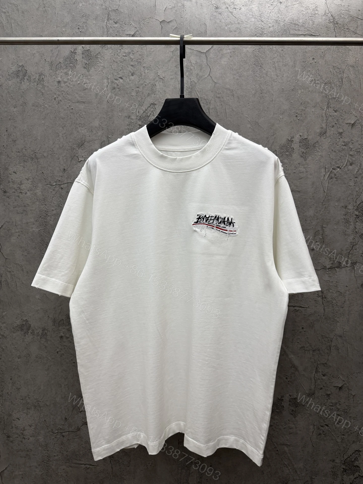 Balenciaga A貨 胸前刺繡字母短袖T恤 白色簡約休閒款 — view 1
