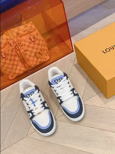 View 3 of LOUIS VUITTON TRAINER SNEAKERS IN WHITE AND BLUE – LSVT330