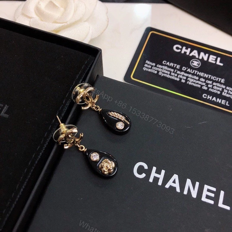 View 3 of EN – Lux Earring Chanel 015