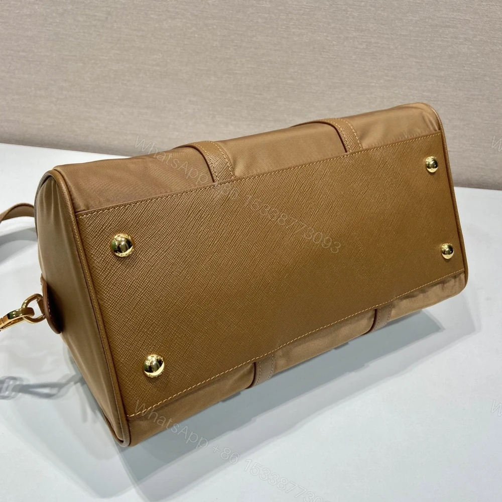 View 4 of 高仿Prada*ReEdition系列手提包1BB233棕色免檢版
