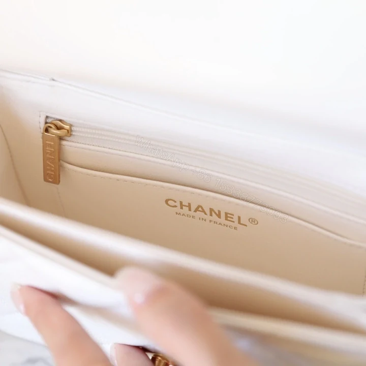 View 8 of 高仿Chanel*24K系列AS03002手柄口蓋包中號牛皮免檢版