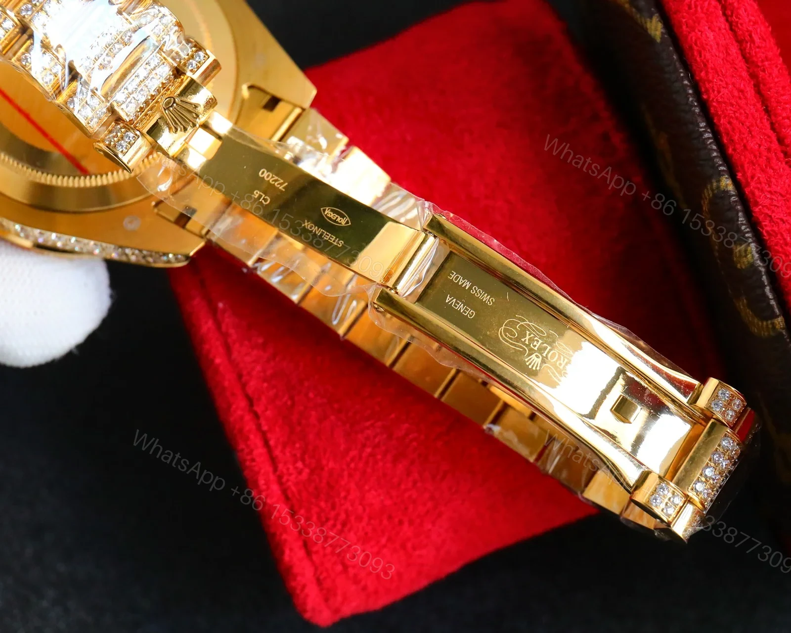 View 8 of Rolex Day-Date Rainbow Iced Replica 42MM Premium Full Gold Bracelet Rainbow Dial Edition ROLEX-DD-RAINBOW-ICED-FULL-GOLD-42