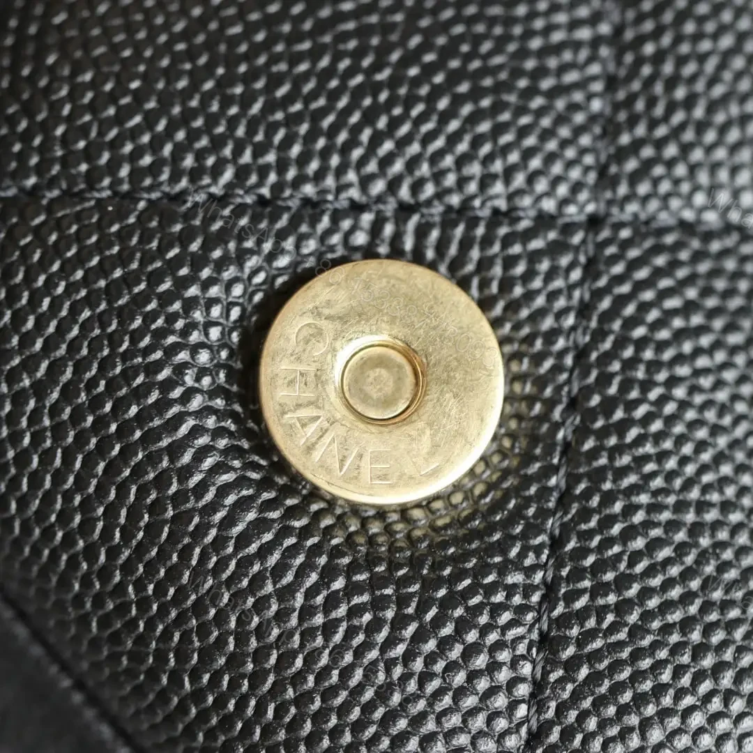 View 19 of 高仿Chanel*25K系列AS5792小牛皮腋下包黑色小號免檢版