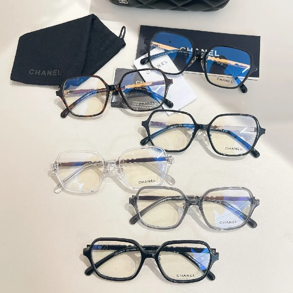 View 5 of Transparent Frame Reading Glasses: Modern Luxury, Lightweight Comfort