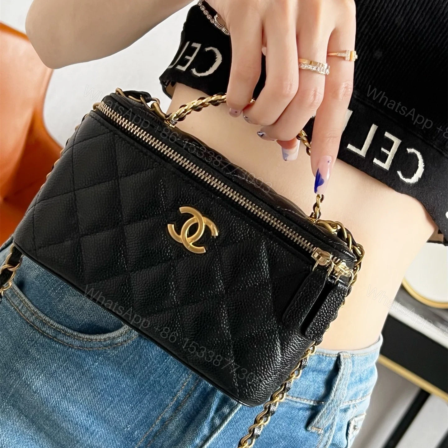 View 16 of 高仿奢侈品Chanel22S黑金化妝包免檢版