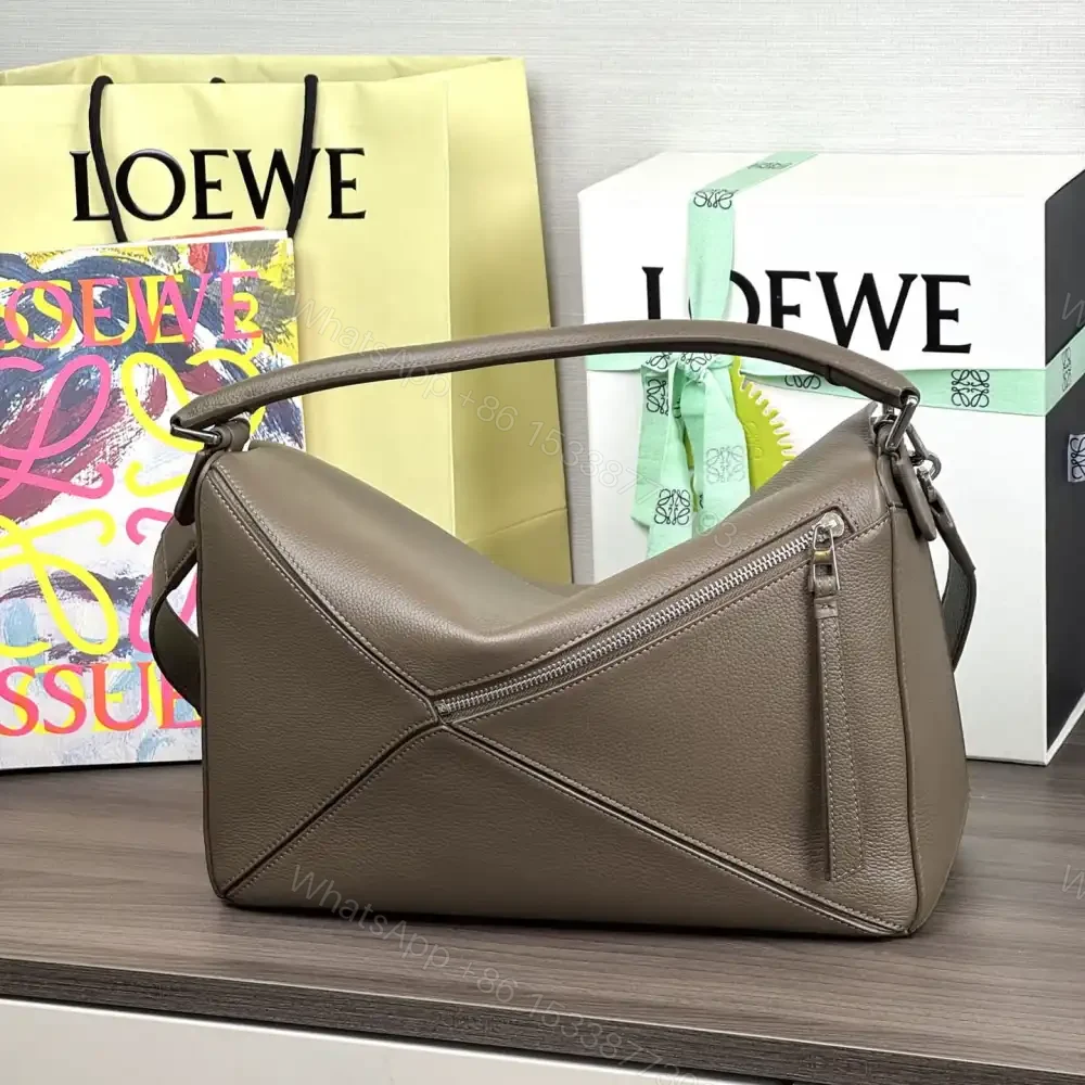 View 4 of 高仿Loewe*Puzzle系列6423小牛皮斜挎包苔原色大號免檢版