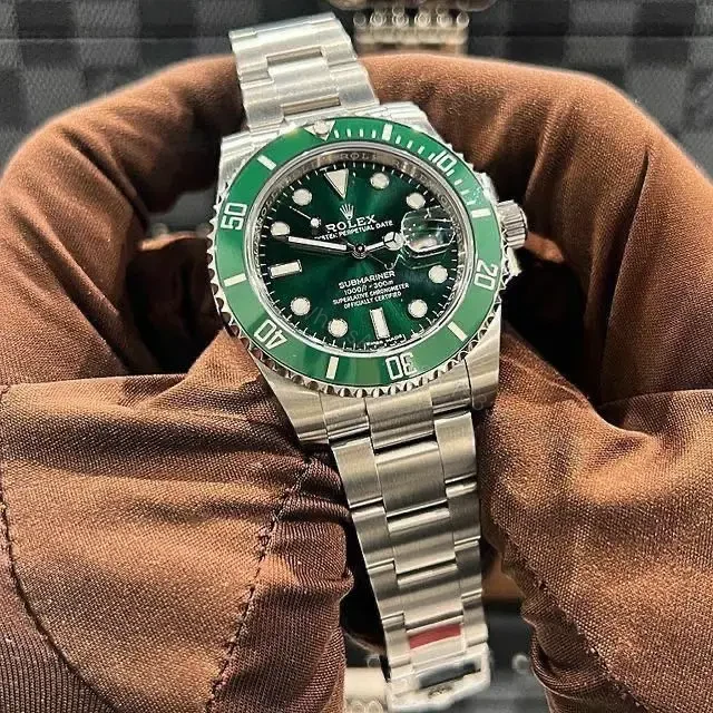 View 5 of Rolex Submariner Meticulously