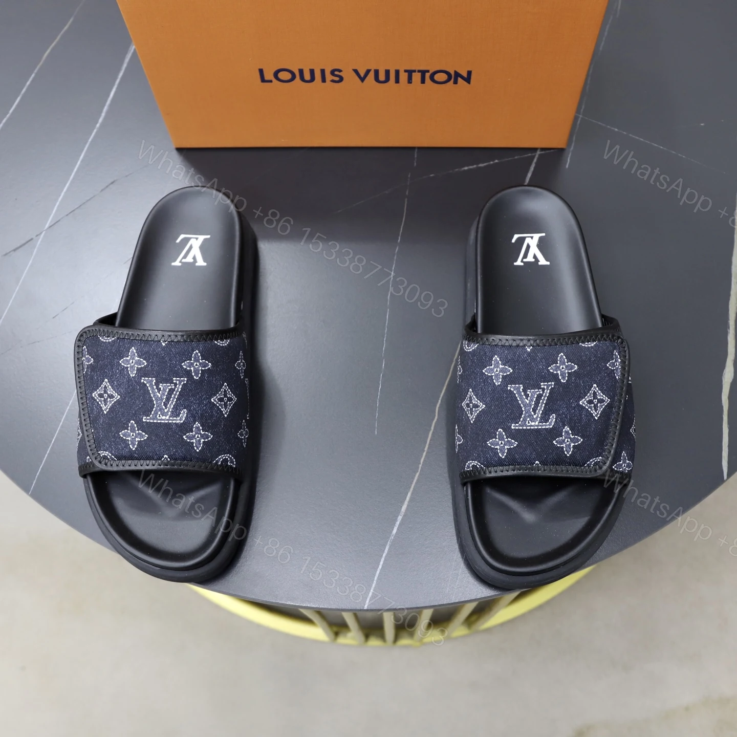 LV 一比一 男款 拖鞋 Monogram 帆布 黑色 經典百搭款 — view 1