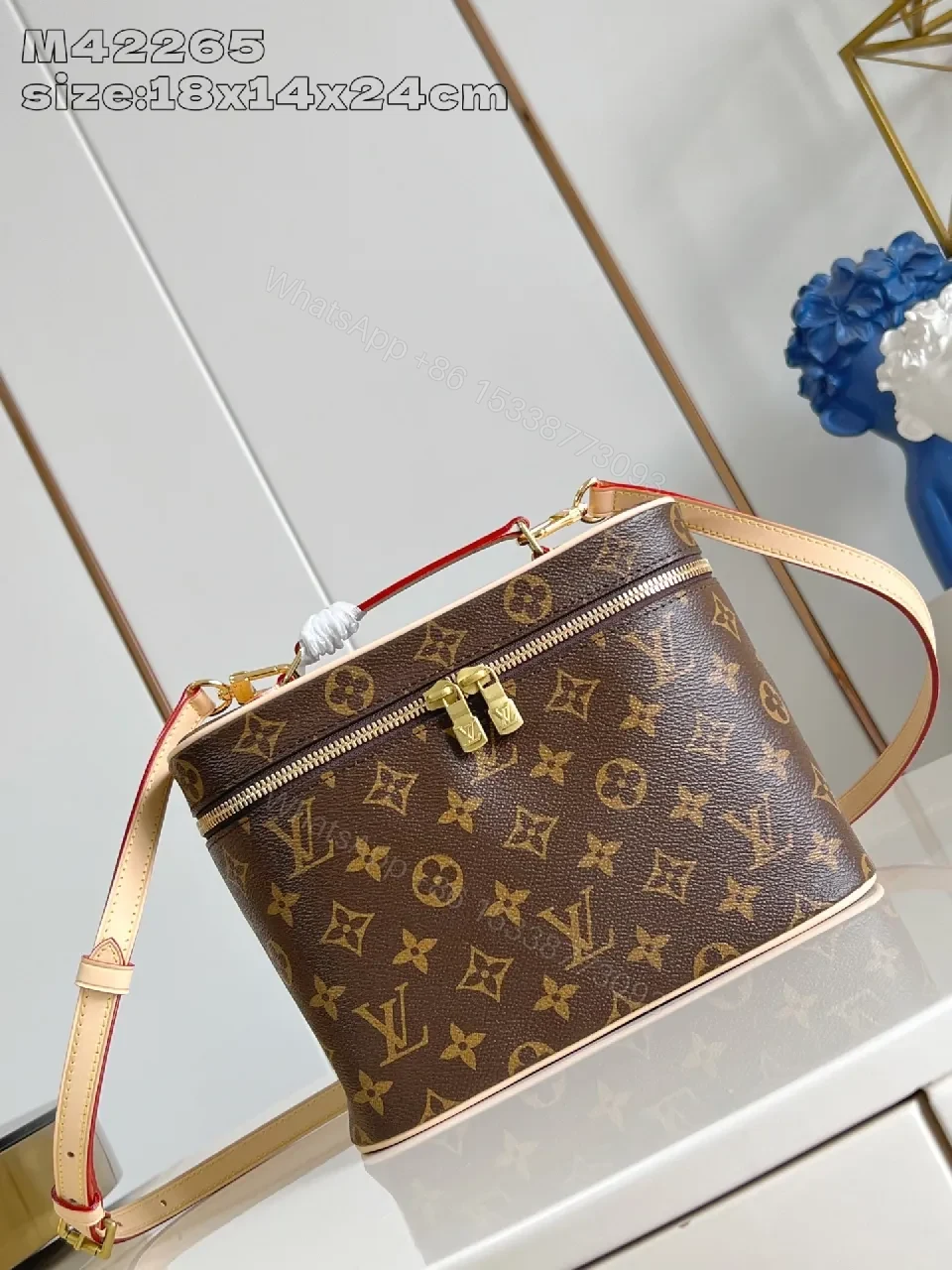 Chic Monogram Crossbody: Structured, Lightweight, Versatile Bag — view 1
