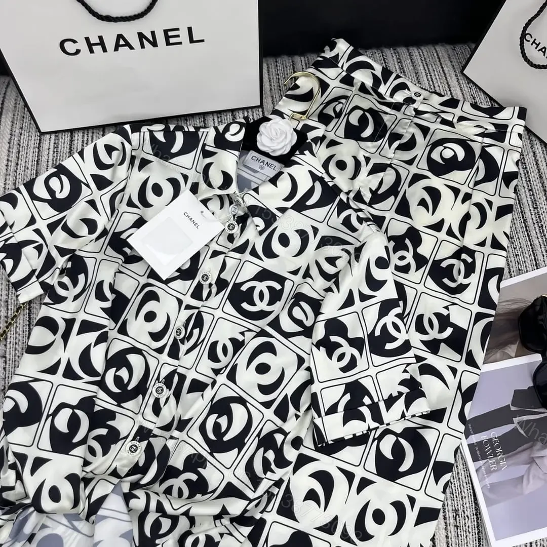CHANEL — view 1