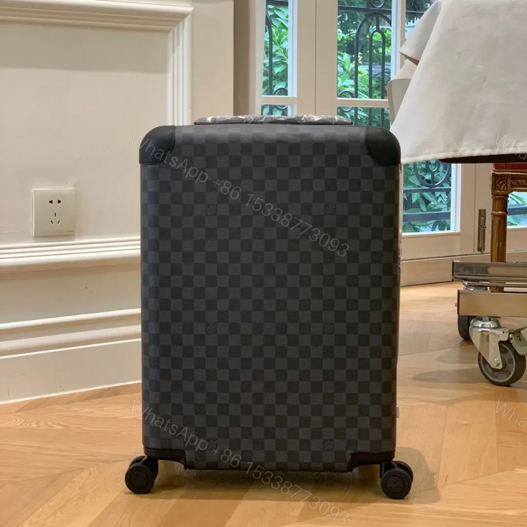Louis Vuitton Horizon 55 suitcase in Damier Graphite canvas — view 1