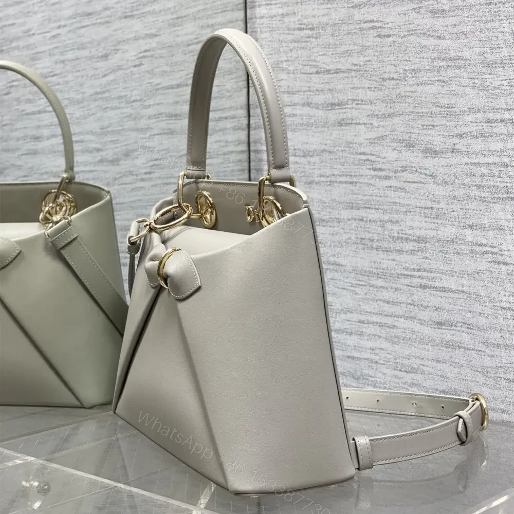 View 4 of 高仿Dior*26SS系列M0734GTU新款徽標手提包灰色免檢版