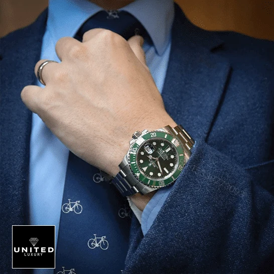 View 7 of Rolex Submariner Hulk 116610LV Green Dial Replica