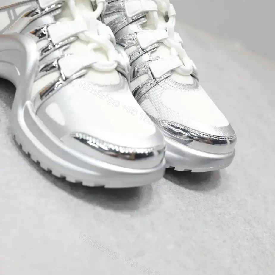View 3 of LV ARCHLIGHT SNEAKER – LSVM004