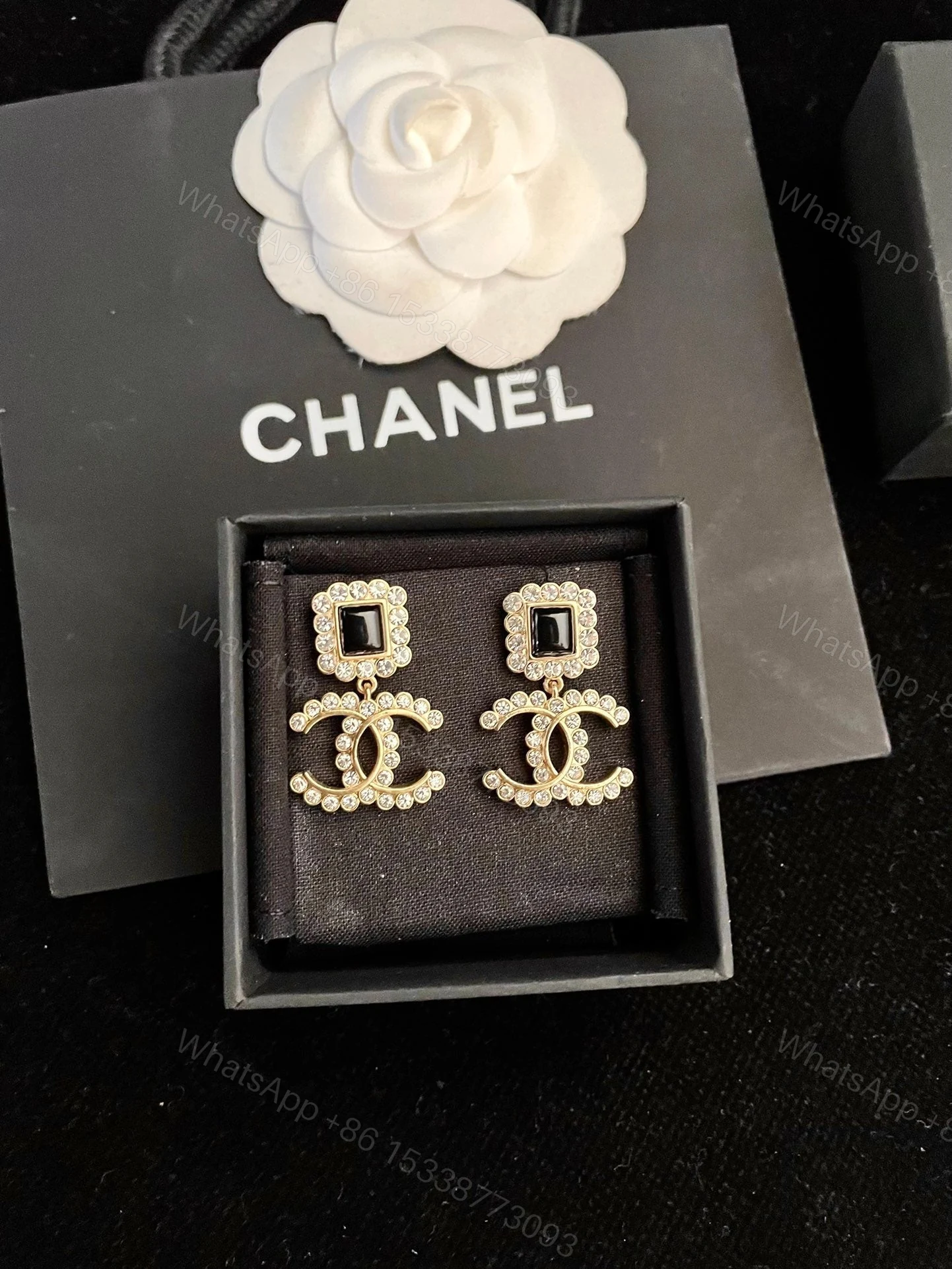 View 3 of EN – Lux Earring Chanel 011