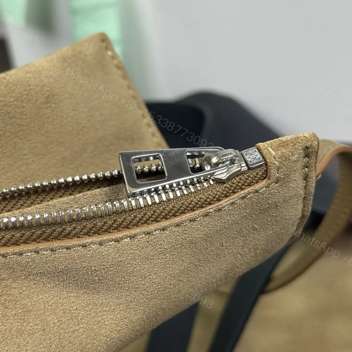 View 13 of 高仿Loewe*Fold系列1100幾何Tote包黑色中號免檢版