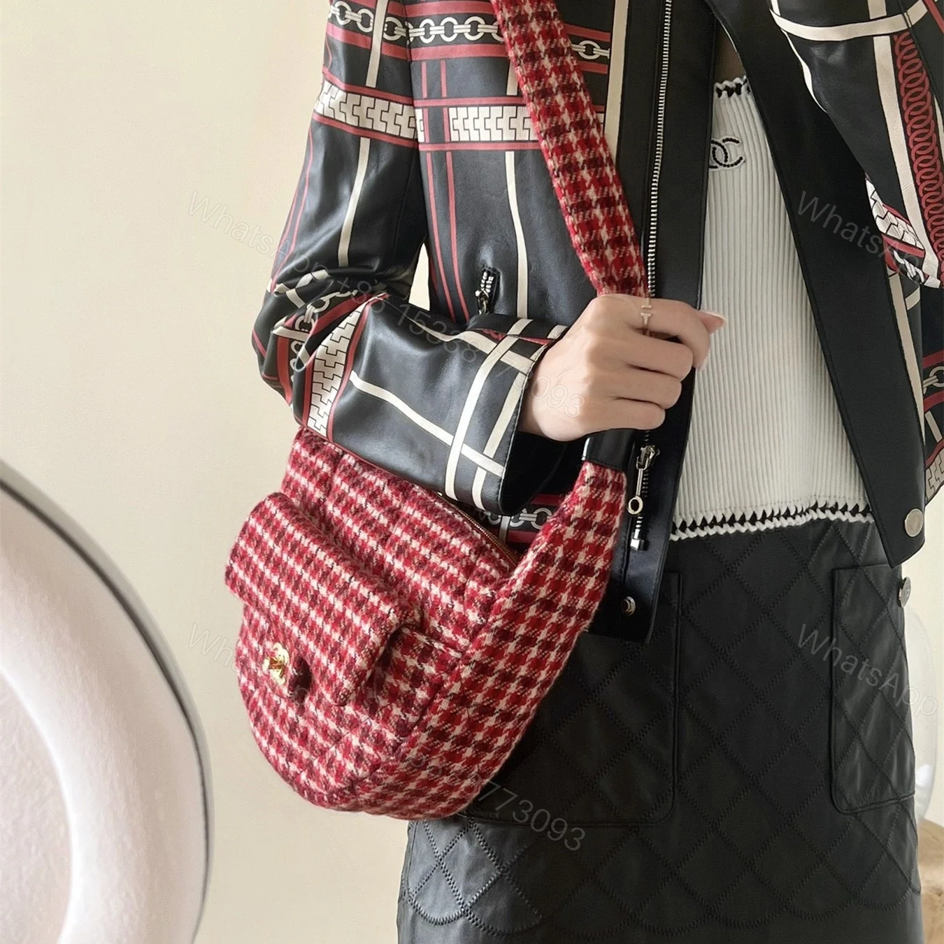 View 17 of 高仿Chanel*24N系列AS5052/Cocomeige Hobo半月包千鳥格免檢版