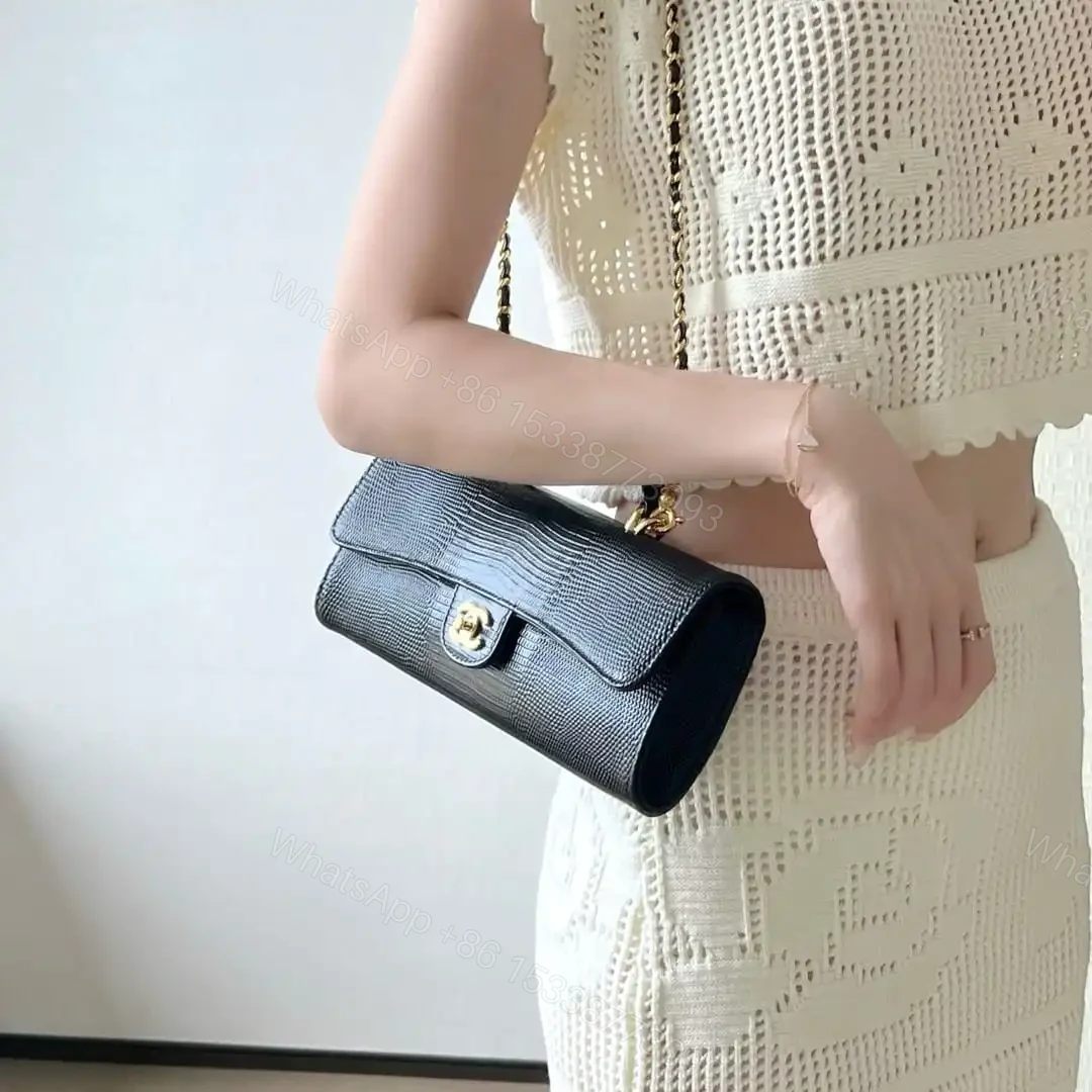 View 19 of 高仿Chanel*26A系列AP5280高級手工坊手拿包蜥蜴紋黑色免檢版