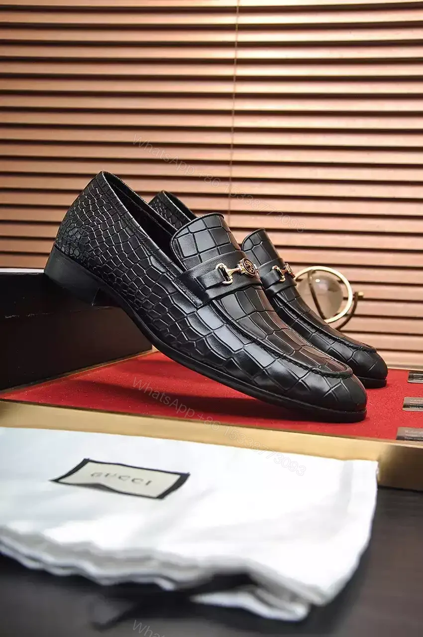View 4 of GUCCI JORDAAN LOAFER IN BLACK CROCODILE – LDG31