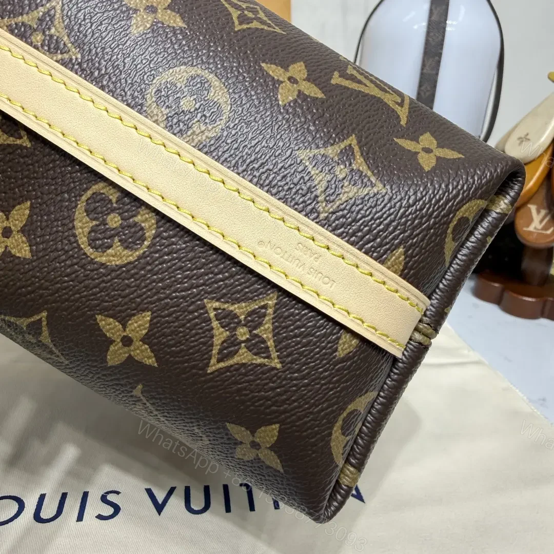 View 6 of Louis Vuitton Multipass handbag in Monogram canvas