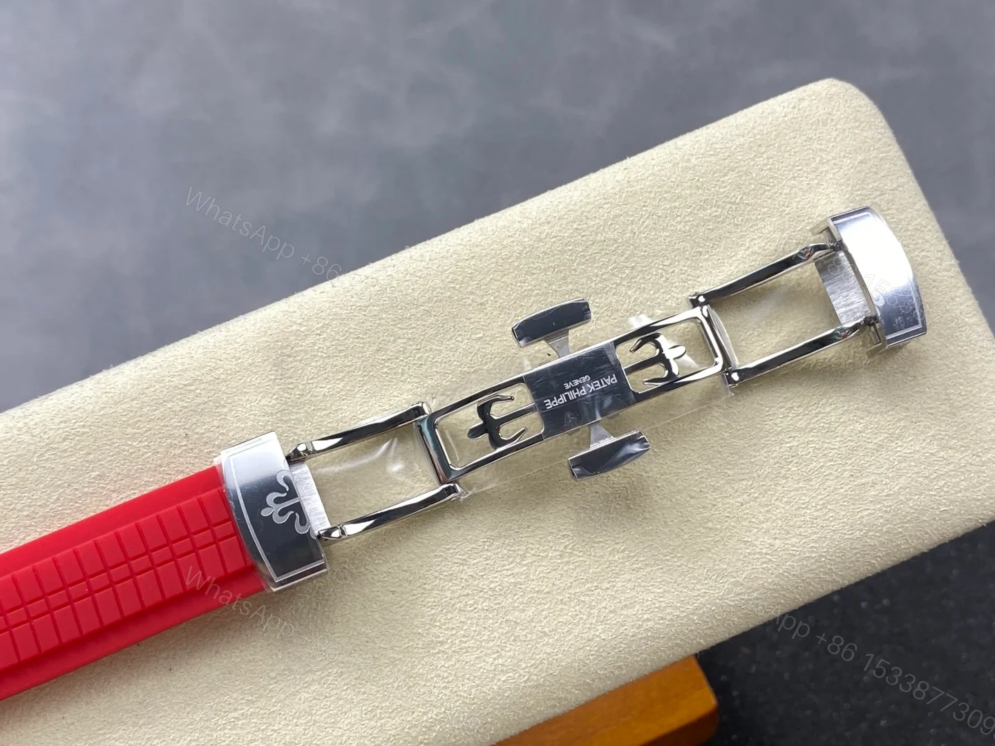 View 8 of Patek Philippe Aquanaut 5067 Stainless Steel Red Singapore 2019 5067A-027
