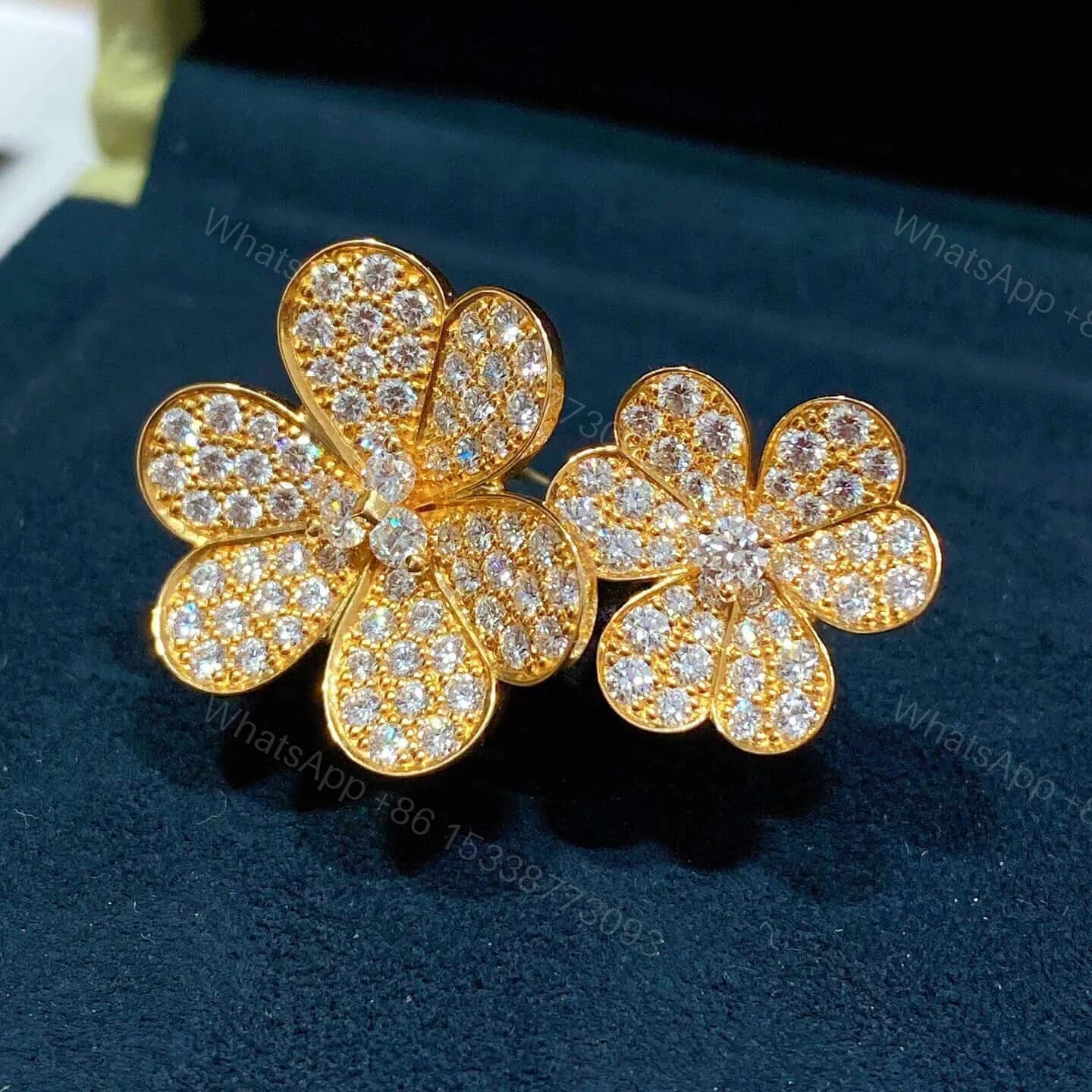 Van Cleef & Arpels 18K Yellow Gold Frivole Between The Finger Full Diamonds — view 1