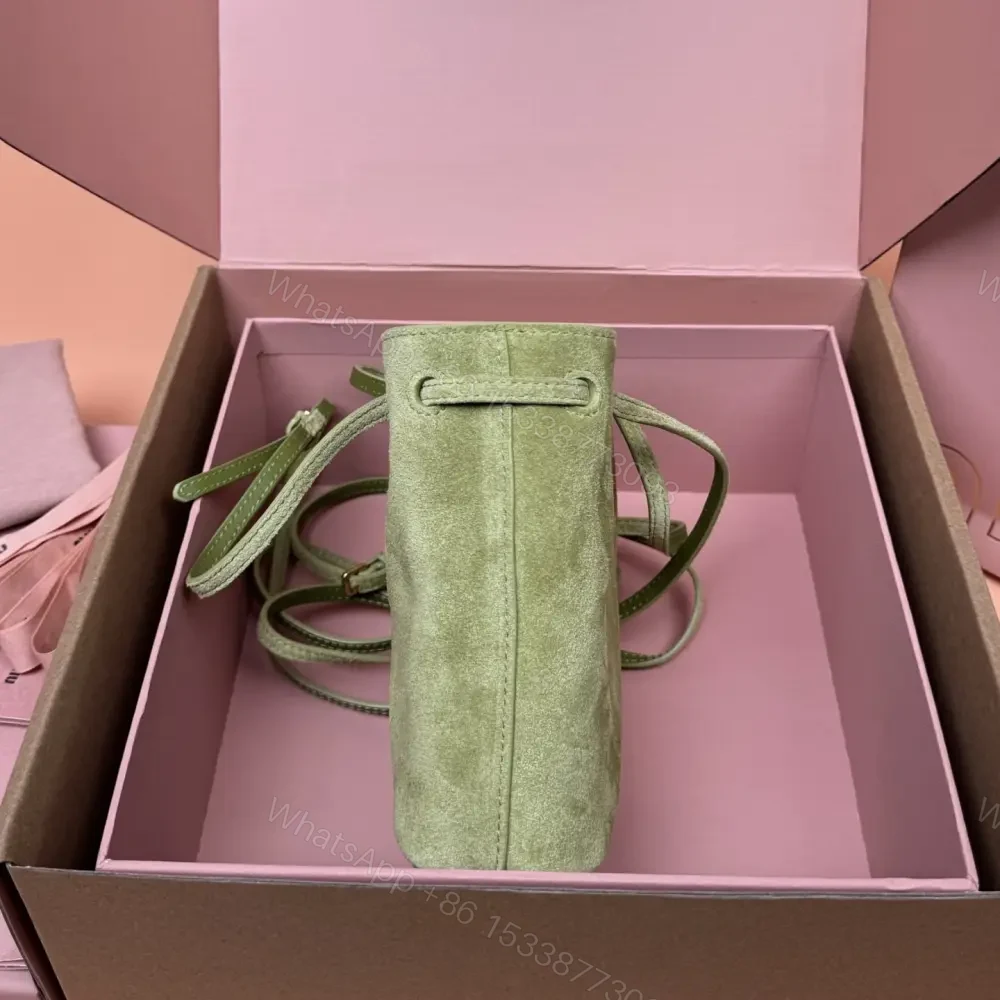 View 3 of 高仿miumiu*5NR460絨面羊皮水桶包橄欖綠免檢版