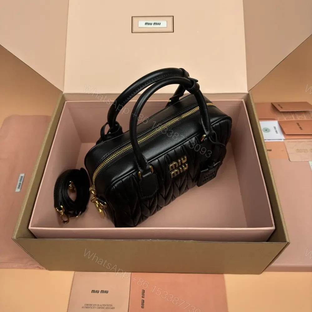 View 4 of 高仿miumiu*Arcadie系列5BB124小羊皮單肩包黑色大號免檢版
