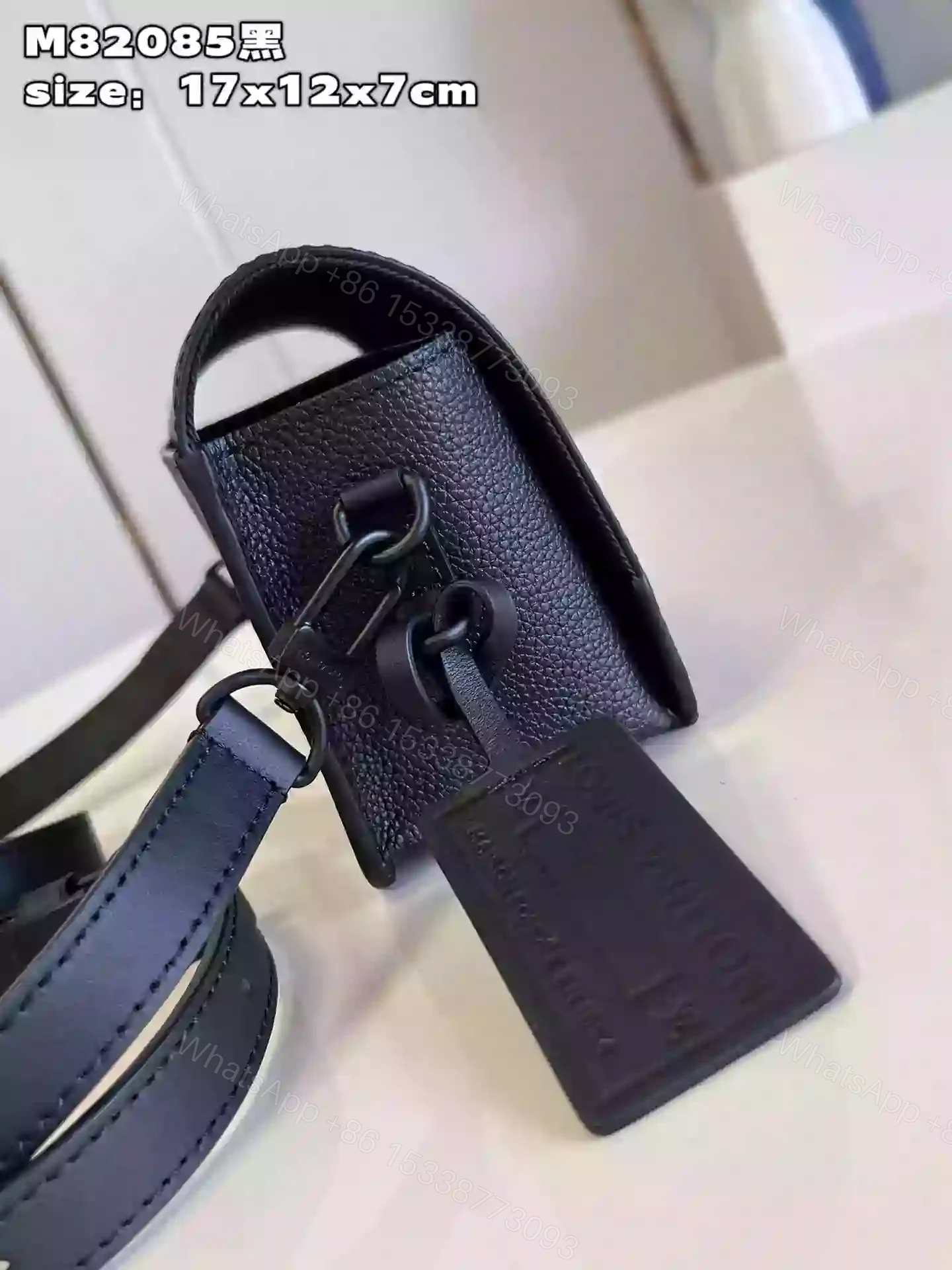 View 8 of LOUIS VUITTON FASTLINE WEARABLE WALLET – RRG068