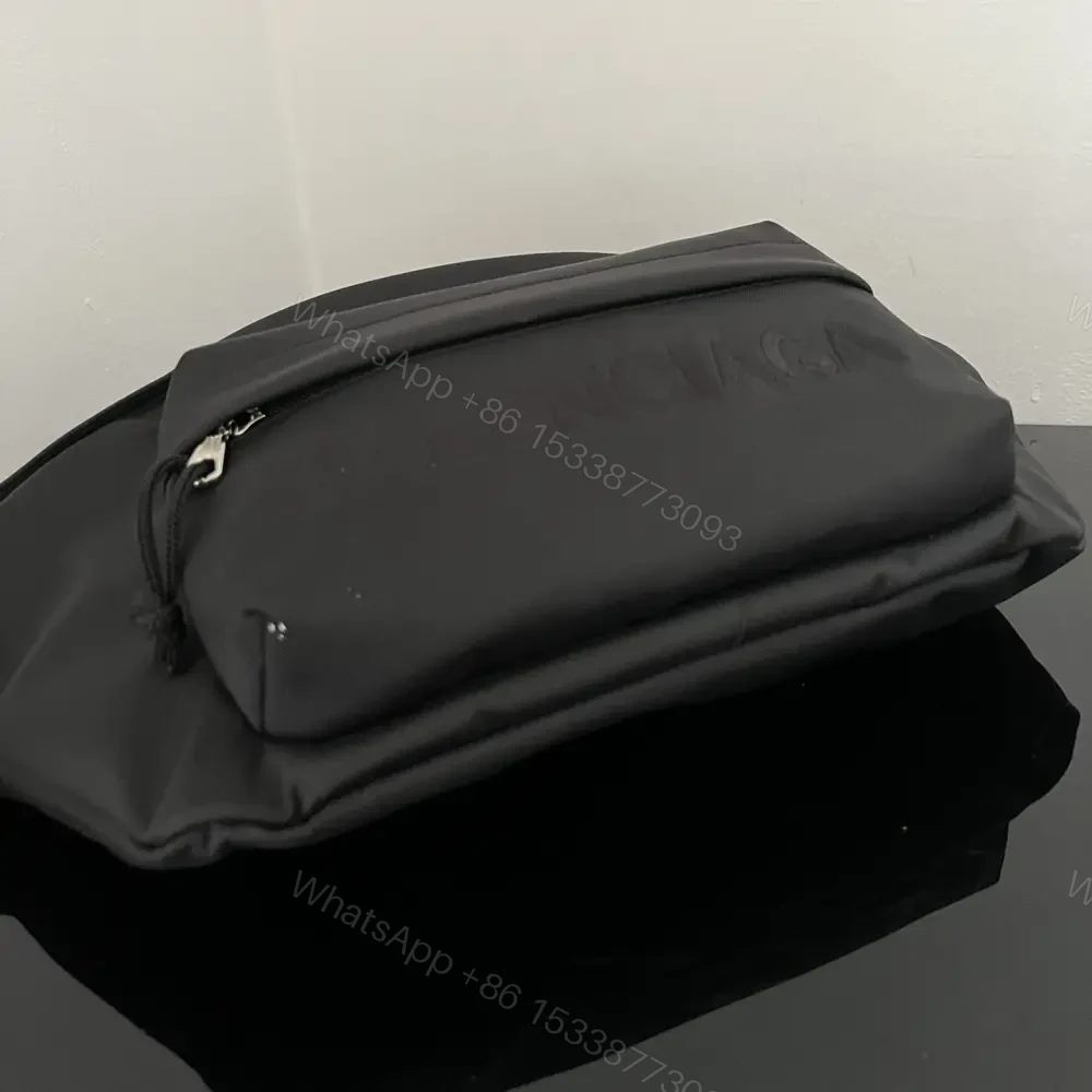 View 7 of 高仿BalenciagaWheelBeltpack系列尼龍胸包黑色