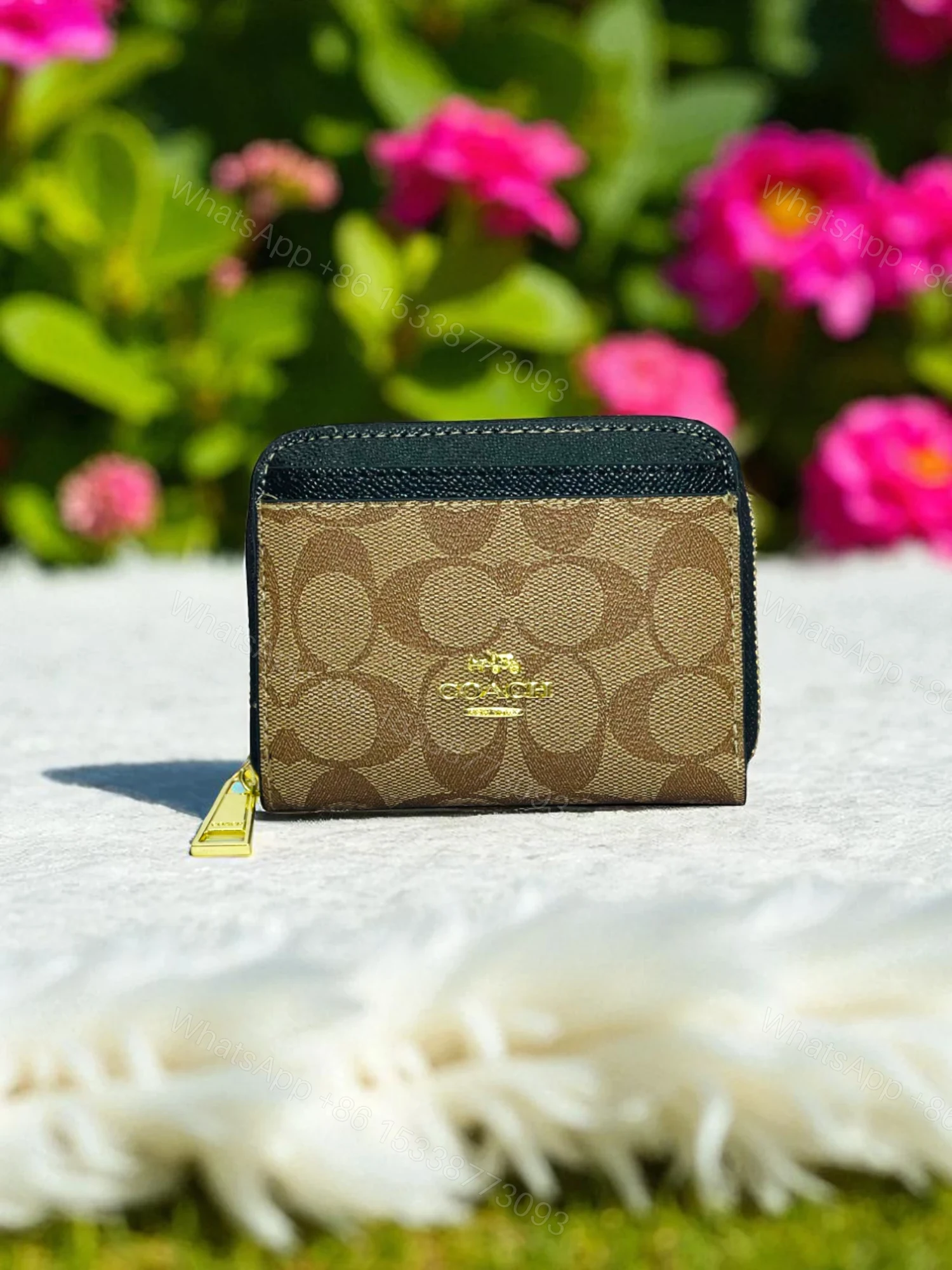 View 3 of Mini Vogue