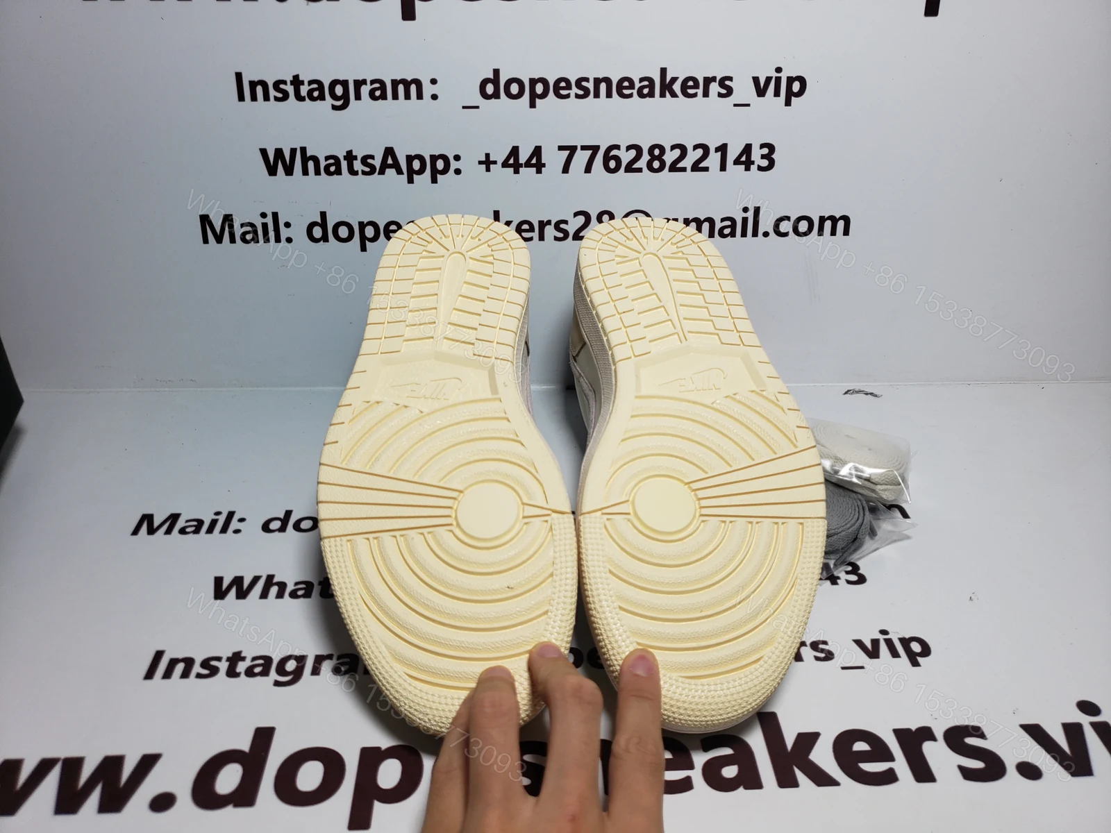 View 5 of AIR JORDAN 1 LOW OG LIGHT KHAKI/WHITE/OFF WHITE CZ0790-102