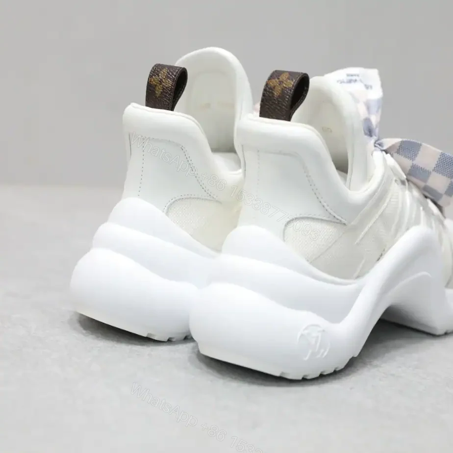 View 4 of LV ARCHLIGHT SNEAKER – LSVM016