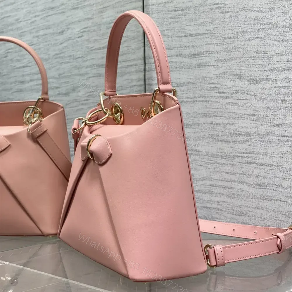 View 4 of 高仿Dior*26SS系列M0739NTU新款徽標手提包粉色免檢版