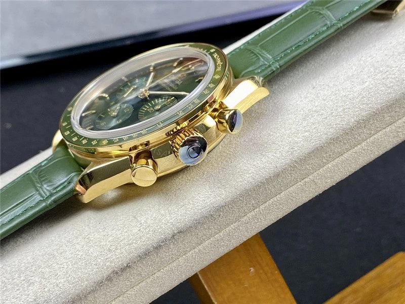 View 8 of Replica Omega Speedmaster Moonwatch Green Dial
