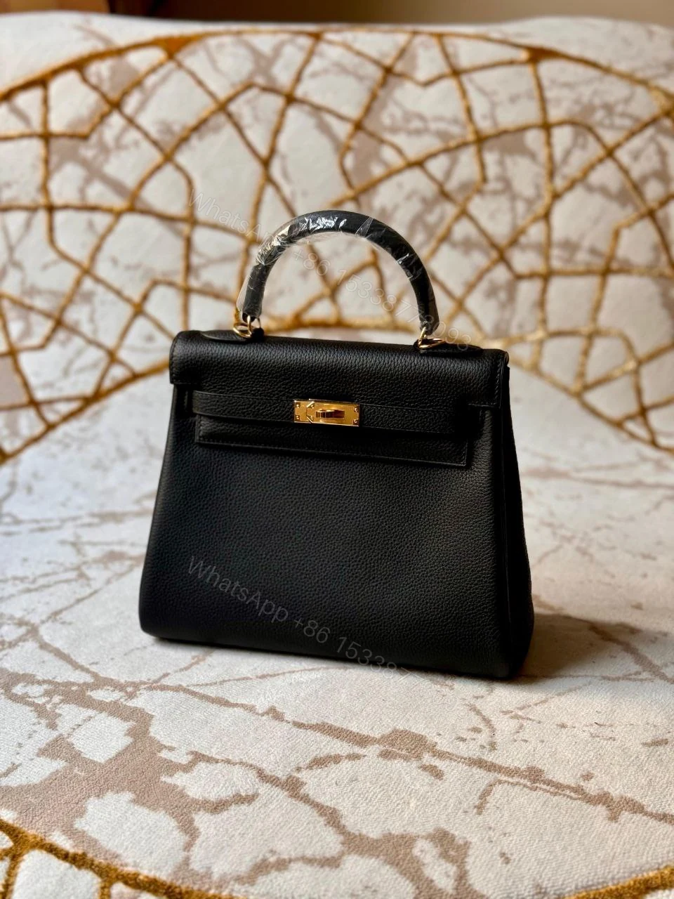 View 15 of HERMÈS Kelly 25 handbag in Chai Togo