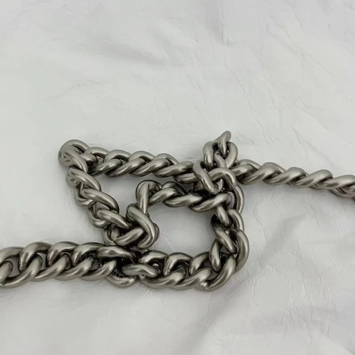 View 11 of 高仿Balenciaga2023Crushtote褶皺牛皮手拎袋大號