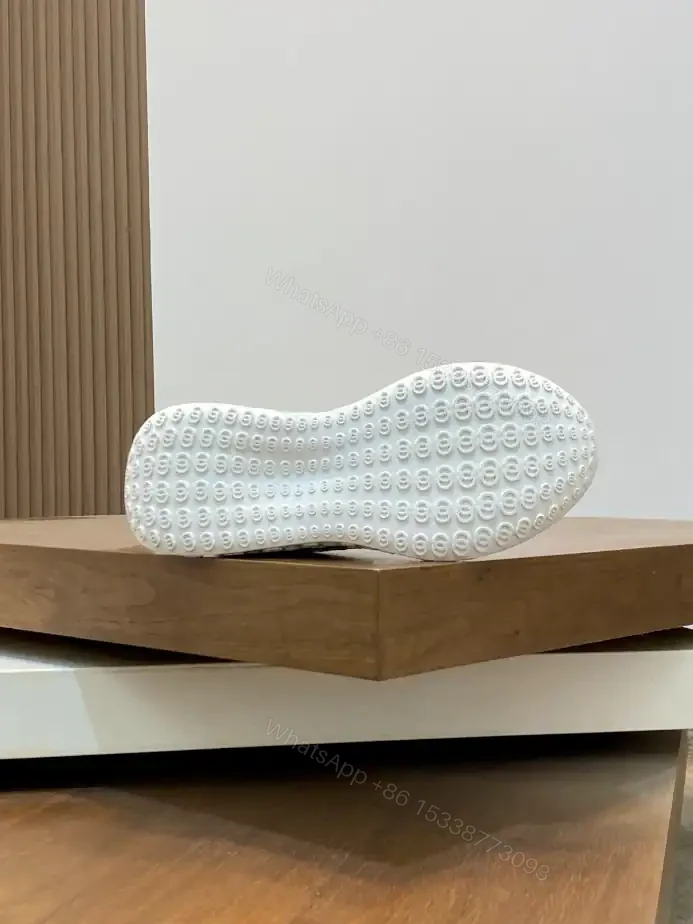 View 4 of MEN’S GUCCI SNEAKER – GC272