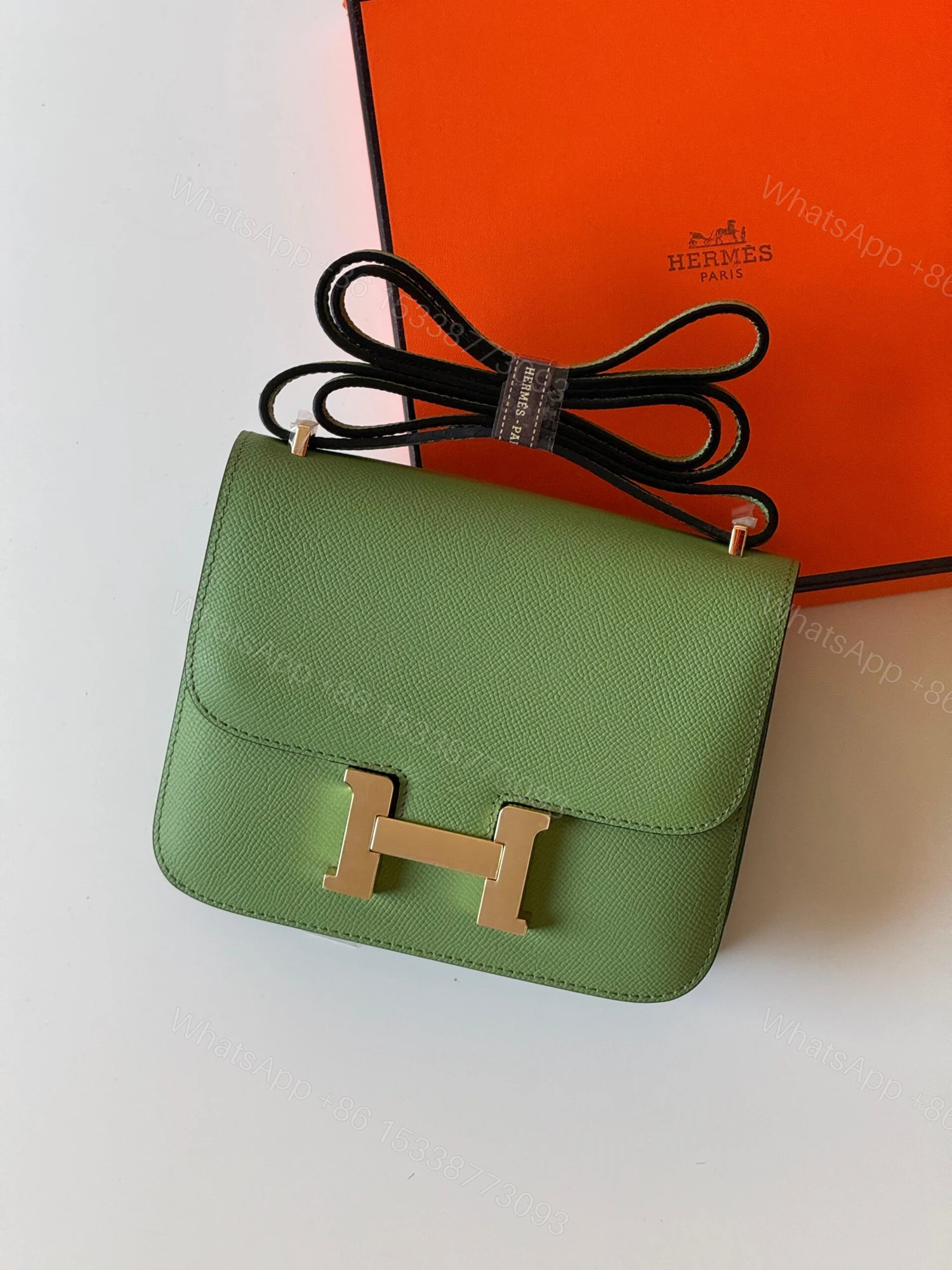 Hermès Constance 18 shoulder bag in green Epsom leather — view 1