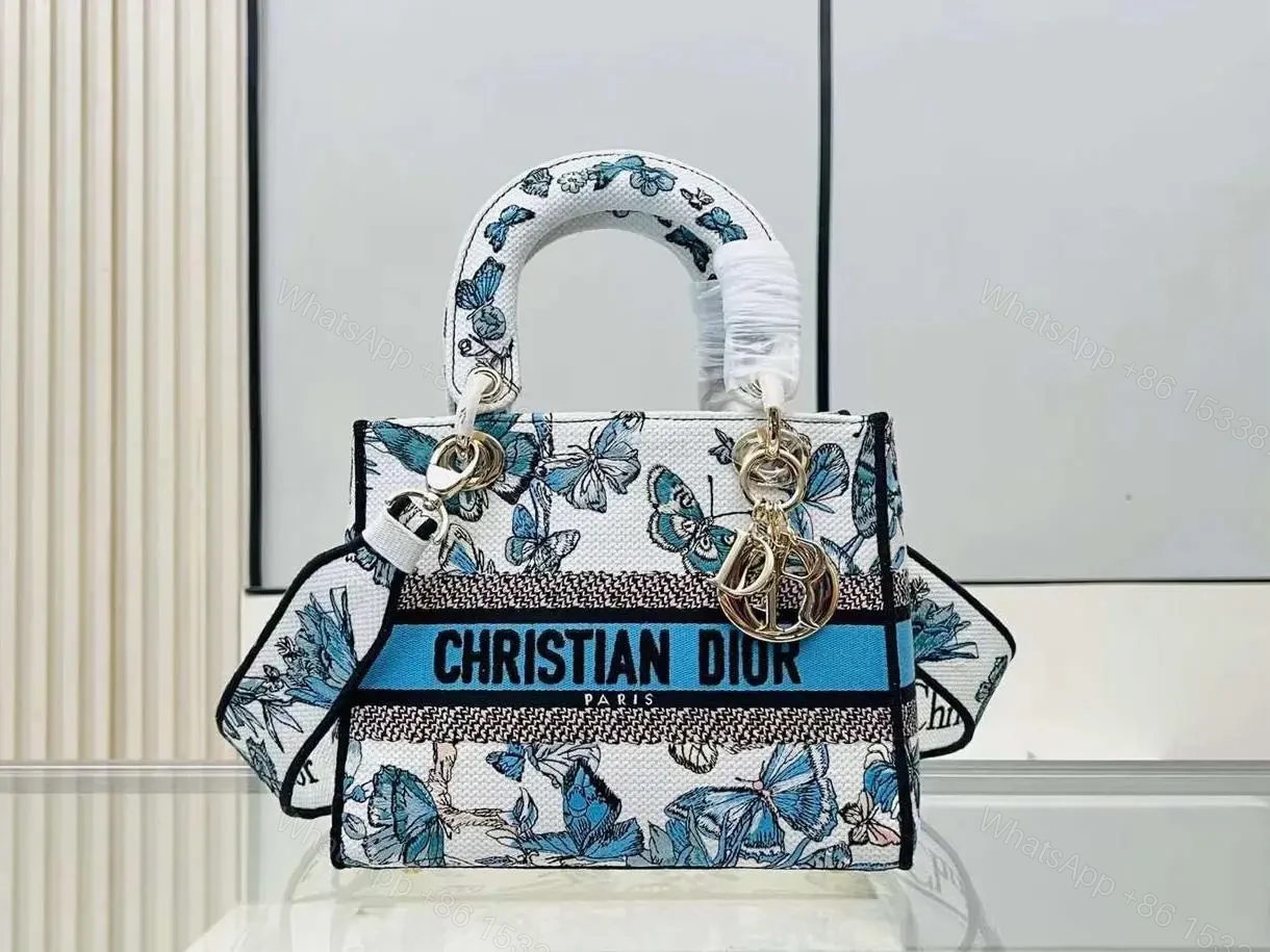 DIOR — view 1