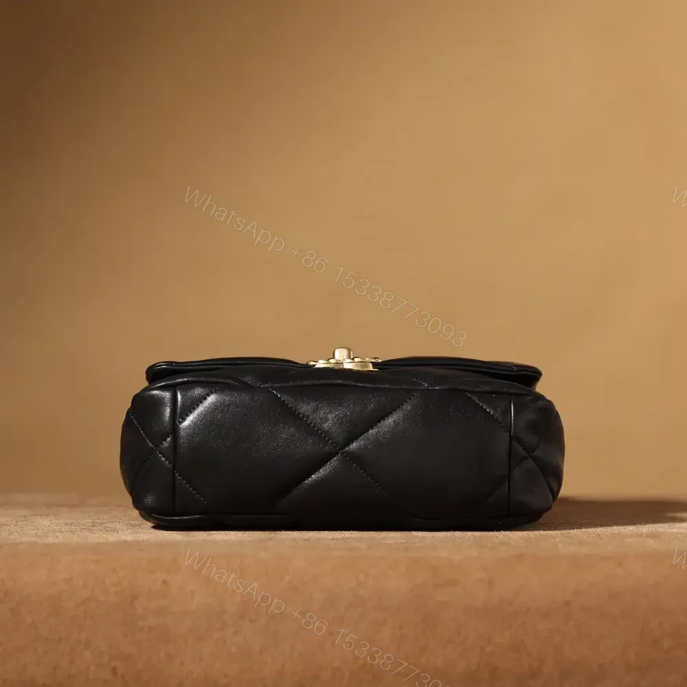 View 8 of 高仿Chanel*19Bag系列小羊皮口蓋包黑色XS免檢版