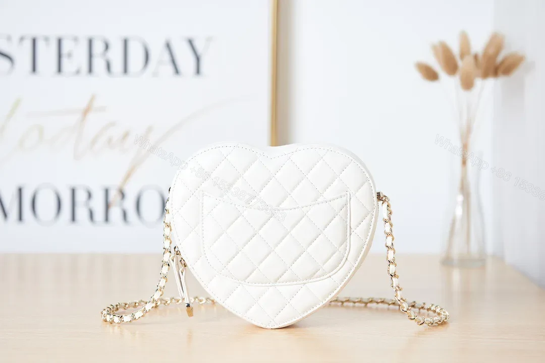 View 4 of Chanel The One Like Auth Handbags Smooth Leather Heart-Pattern Milk Lock Gold 16.5x18x6.5cm