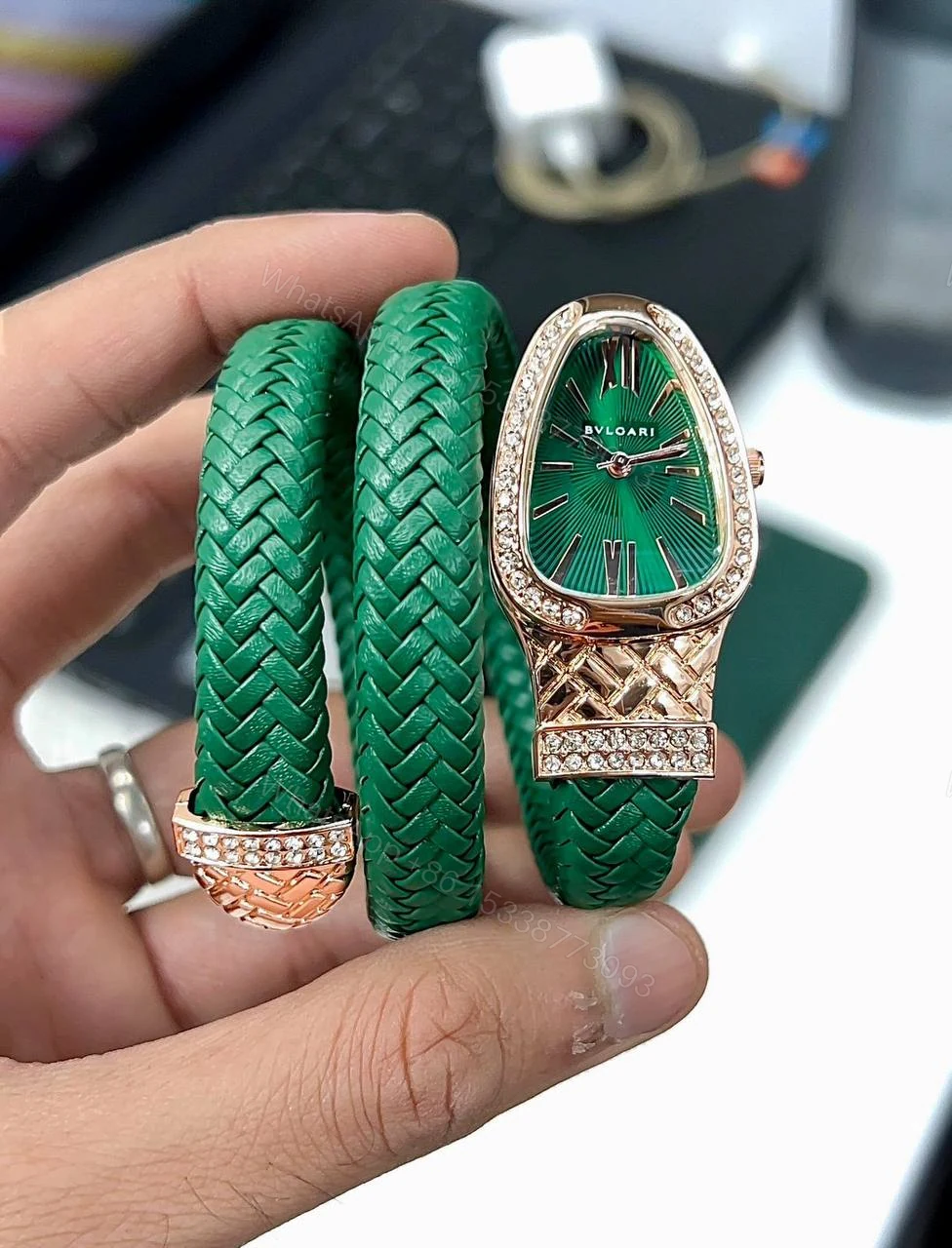 Bvlgari Serpenti Ever Emerald Green 32mm Quartz — view 1