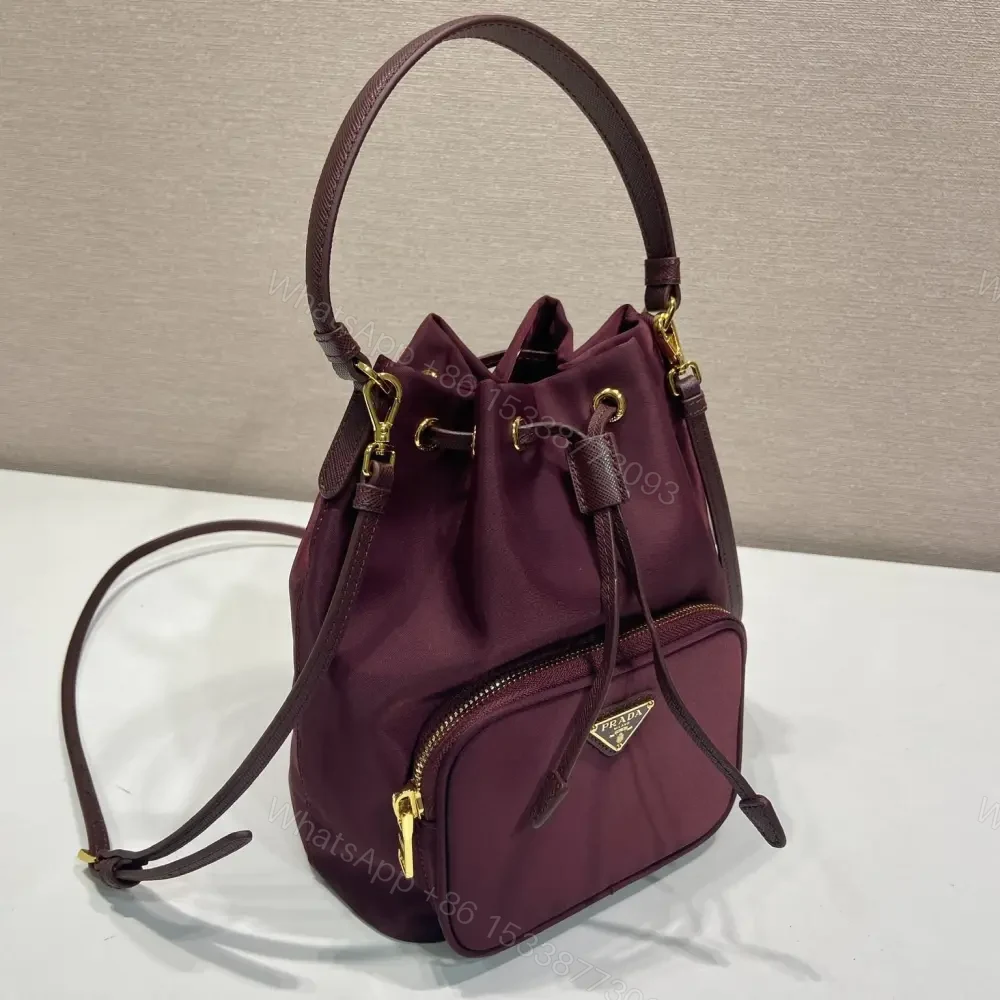 View 4 of 高仿Prada*RE-Nylon系列1BH038水桶包酒紅色免檢版
